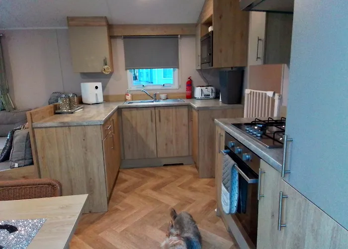 Pet Free Family Mobile Home Sleeps 8 With Large Secured Decking Sea Wick Holiday Park