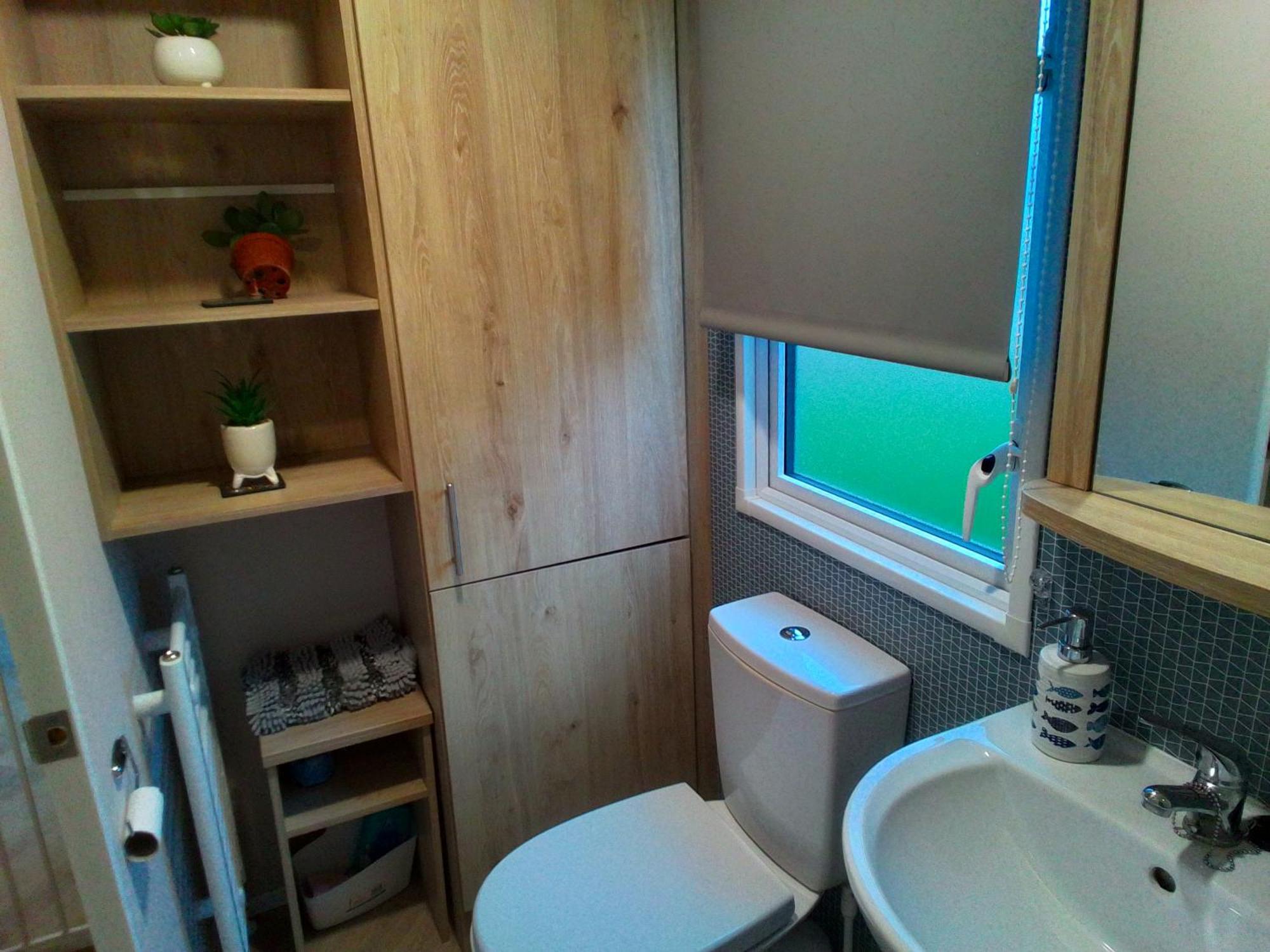 Campsite Pet Free Family Mobile Sleeps 8 With Large Secured Decking Sea Wick *