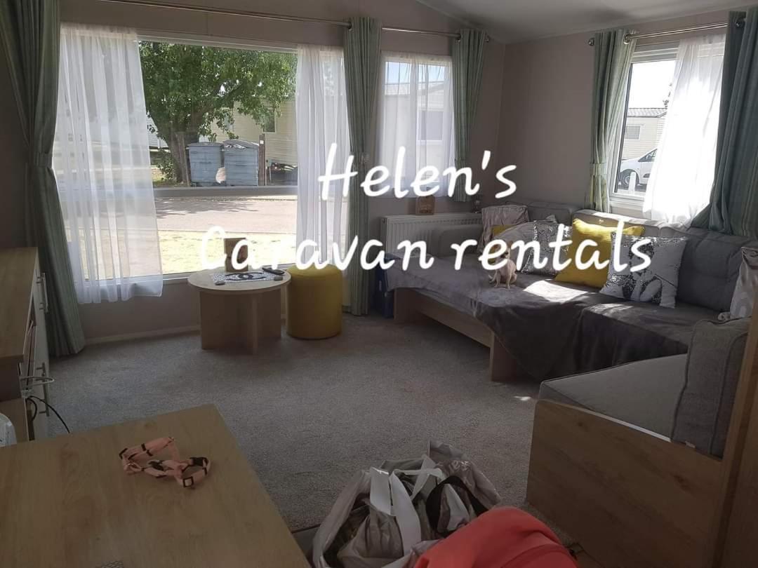 Pet Free Family Mobile Sleeps 8 With Large Secured Decking Sea Wick * Clacton-on-Sea