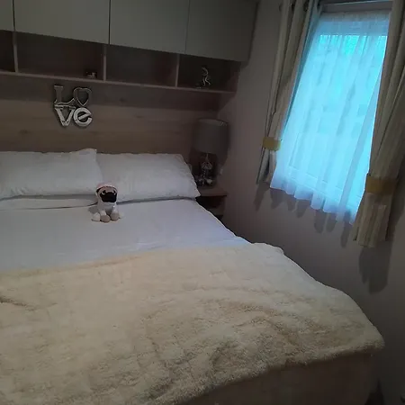Pet Free Family Mobile Home Sleeps 8 With Large Secured Decking Sea Wick Holiday Park Clacton-on-Sea Exterior photo