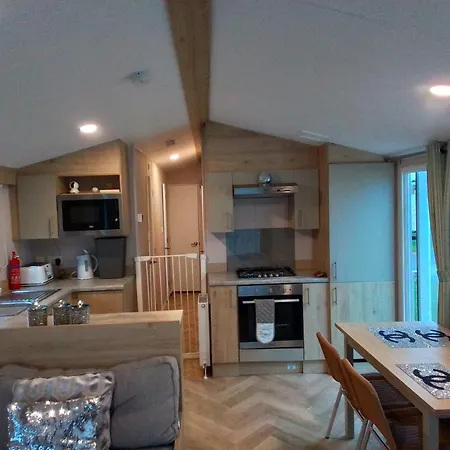 Pet Free Family Mobile Home Sleeps 8 With Large Secured Decking Sea Wick Holiday Park Clacton-on-Sea Room photo
