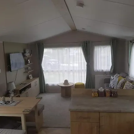 Pet Free Family Mobile Home Sleeps 8 With Large Secured Decking Sea Wick Holiday Park Clacton-on-Sea Exterior photo